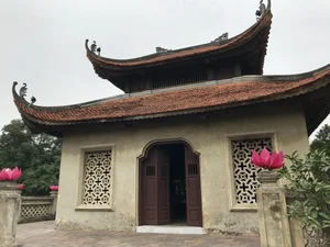 The Historic Significance of Mysterious Dents on Hanoi's Ancient Citadel Wall - image 11