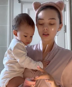 Dianka Zakhidova’s Real Beauty: How Bui Tien Dung’s Wife Balances Motherhood and Self-Care - image 6