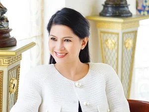 Timeless Beauty: Rare Photos of Le Hong Thuy Tien, Mother of Rich Kid Tien Nguyen, From 30 Years Ago - image 5
