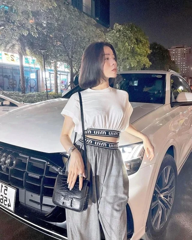 A Closer Look at the Immense Wealth and Luxury Lifestyle of Singer Le Quyen