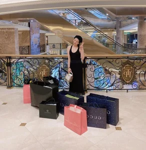 A Closer Look at the Immense Wealth and Luxury Lifestyle of Singer Le Quyen - image 8