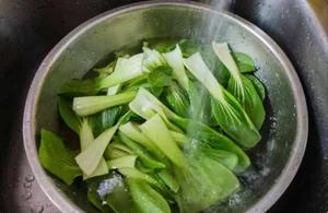 Master the Art of Stir-Frying: Three Chef Secrets for Perfect Green Vegetables - image 6