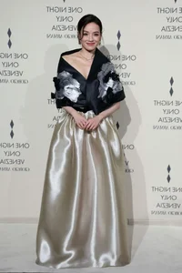Shu Qi Captivates Venice Film Festival with Stunning Style Transformations - image 7
