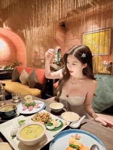 Malaysian DJ Amber Na Captivates Fans During Recent Vietnam Vacation and Photo Shoot - image 7