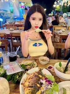 Malaysian DJ Amber Na Captivates Fans During Recent Vietnam Vacation and Photo Shoot - image 0