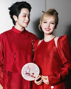 Xoai Non and Gil Le Captivate Fans with Romantic Red Carpet Appearance and Stunning Visuals - image 8