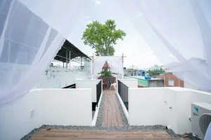 Stunning Da Nang Architecture: A Perfect Blend of Home and Cafe - image 4