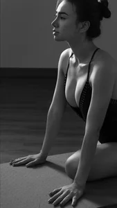 Stunning Beauty Gallery of Yen Dan: Elegance and Modern Style Captured - image 26