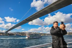 Exploring the Bosphorus Strait: Where Asia and Europe Meet in Stunning Istanbul - image 9