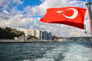 Exploring the Bosphorus Strait: Where Asia and Europe Meet in Stunning Istanbul - image 4