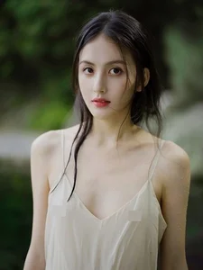 Nature Meets Sensuality: The Captivating Return of the Stream-Side Wet Look Aesthetic - image 3
