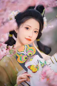 East Asian Beauty: Tu Ya W in Elegant Hanfu Amidst Spring Cherry Blossoms | YiTuYu Vol.8636 - image 14