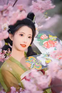 East Asian Beauty: Tu Ya W in Elegant Hanfu Amidst Spring Cherry Blossoms | YiTuYu Vol.8636 - image 1