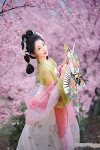 East Asian Beauty: Tu Ya W in Elegant Hanfu Amidst Spring Cherry Blossoms | YiTuYu Vol.8636 - image 9