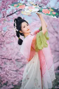 East Asian Beauty: Tu Ya W in Elegant Hanfu Amidst Spring Cherry Blossoms | YiTuYu Vol.8636 - image 15