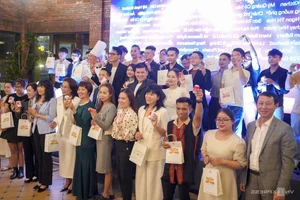 Da Nang Culinary Adventure: Exploring Vietnam with the 10,000 Food Passport - image 1