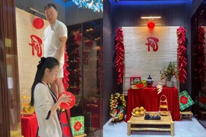 Vietnamese Celebrities Reveal Stunning Home Decorations for the Lunar New Year Holiday - image 7