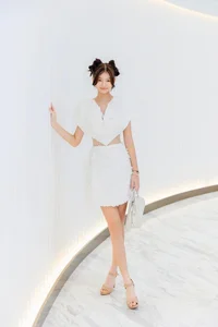 Truong Ngoc Anh's Daughter Bao Tien Turns 16: A Rising Star with Impressive Height - image 2