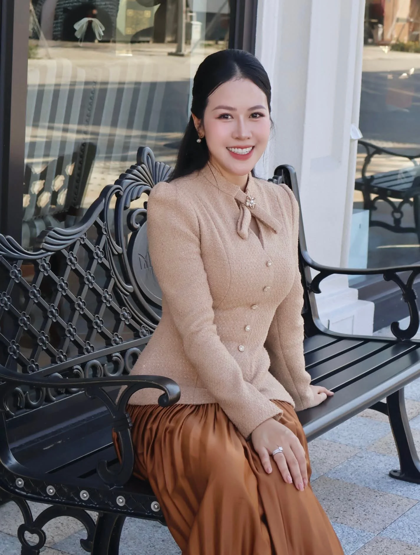 Discovering Elegant Beauty with a Radiant Smile: A Captivating Fashion Style that Turns Heads.