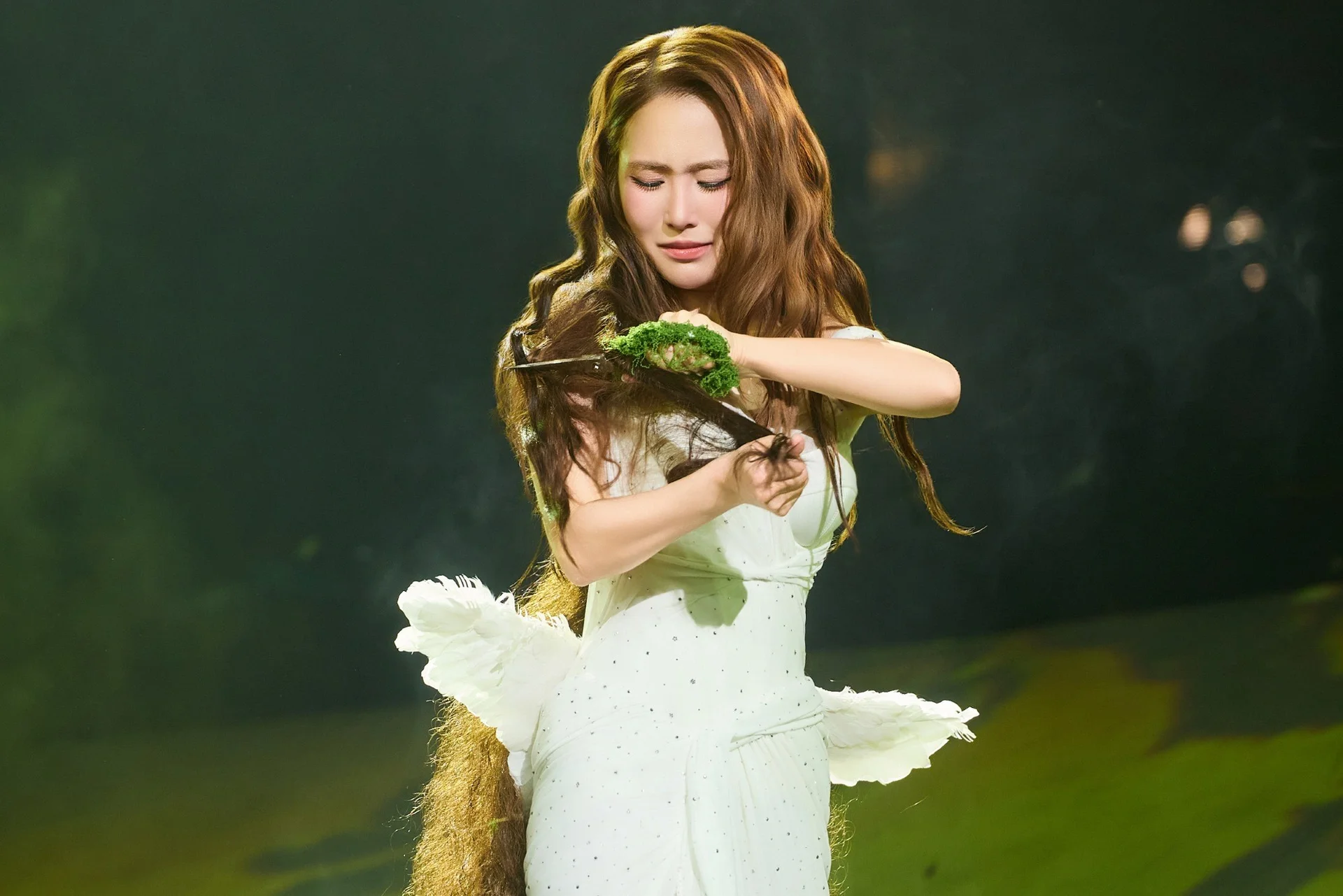 Hương Tràm Shares Her Emotional Journey Back to the Stage in 'Phao Cuu Sinh Concert'