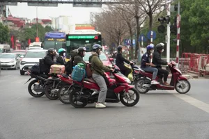 Hanoi Southern Gateway Surprisingly Clear on Last Day of Tet Holiday - image 4