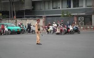 Hanoi Southern Gateway Surprisingly Clear on Last Day of Tet Holiday - image 6