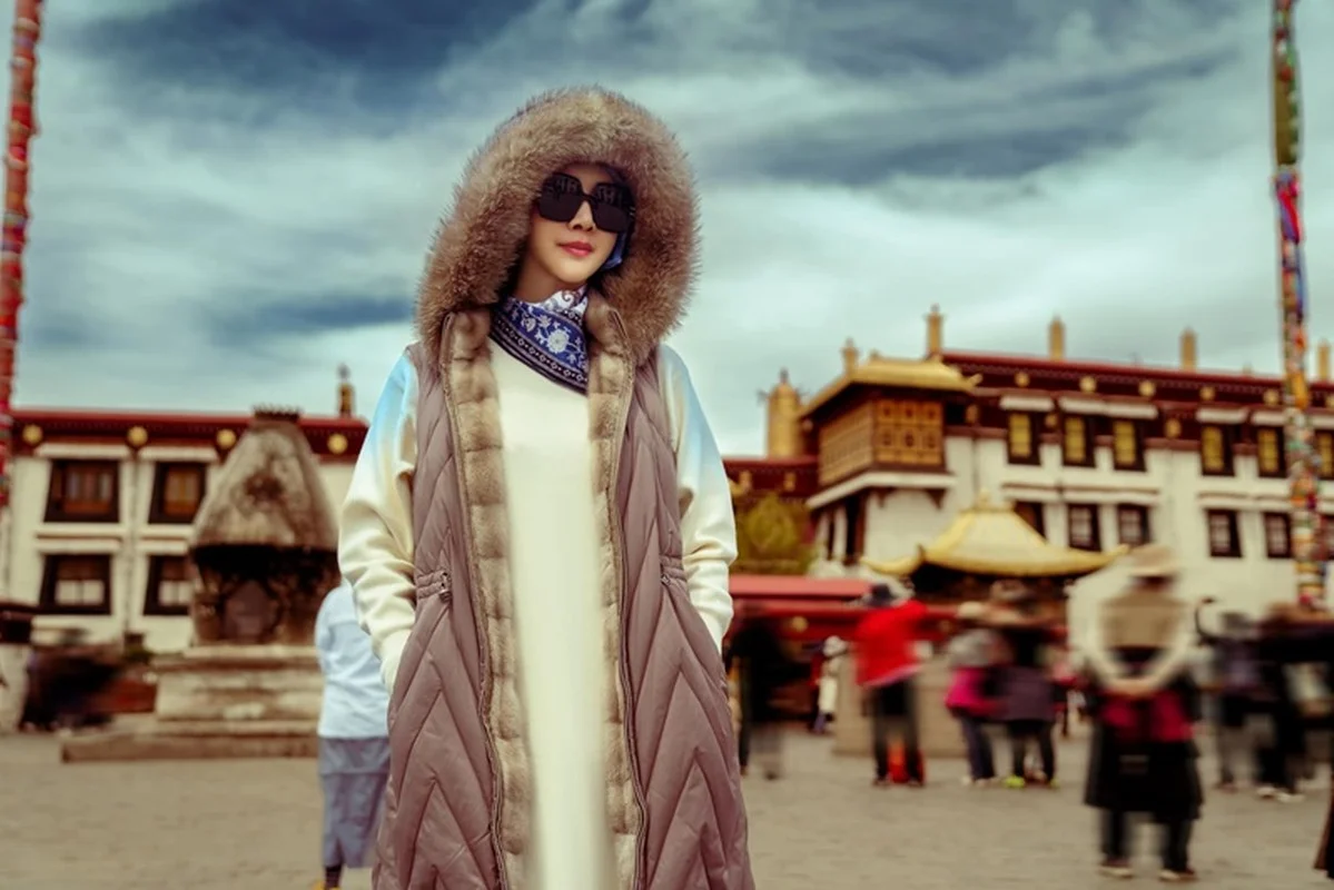 Miss Giáng My Ageless Beauty and Spiritual Journey in Tibet