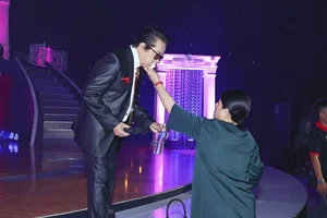 Inside the Inspiring 40-Year Marriage of Legendary Singer Elvis Phuong - image 6