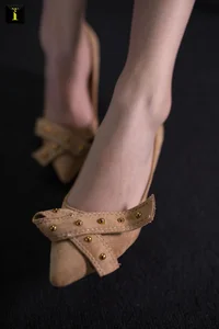 Elegant Hosiery Fashion: Ziwei's Warehouse Style Gallery - image 8
