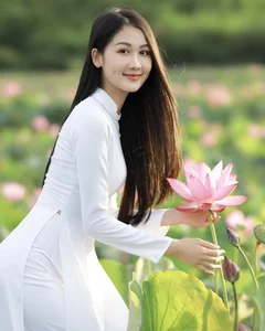 Exploring the Natural Beauty and Everyday Style of Miss Grand Vietnam 2024 Que Anh - image 4