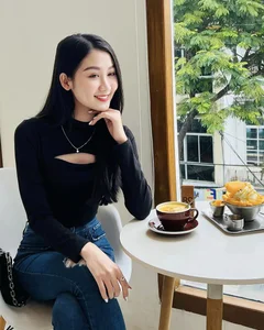 Exploring the Natural Beauty and Everyday Style of Miss Grand Vietnam 2024 Que Anh - image 3