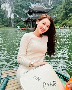 Exploring the Natural Beauty and Everyday Style of Miss Grand Vietnam 2024 Que Anh - image 2