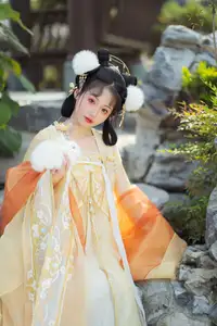 Enchanting Hanfu Elegance: Yi Zhi Nian Gao Jing shines in the artistic YiTuYu Vol.8661 photoshoot - image 12