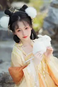 Enchanting Hanfu Elegance: Yi Zhi Nian Gao Jing shines in the artistic YiTuYu Vol.8661 photoshoot - image 4