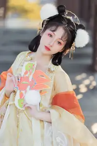 Enchanting Hanfu Elegance: Yi Zhi Nian Gao Jing shines in the artistic YiTuYu Vol.8661 photoshoot - image 5