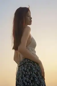 YiTuYu Vol.8725 Chenaling_CL: Captivating Asian Muse in a Dreamy Sunset Glow - image 18