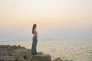 YiTuYu Vol.8725 Chenaling_CL: Captivating Asian Muse in a Dreamy Sunset Glow - image 13