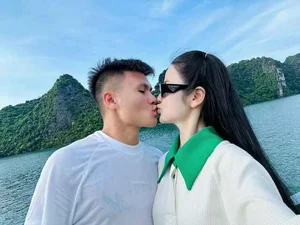 Quang Hai and Chu Thanh Huyen Share Romantic Moment at Wedding Afterparty - image 1