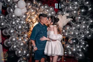 Quang Hai and Chu Thanh Huyen Share Romantic Moment at Wedding Afterparty - image 4