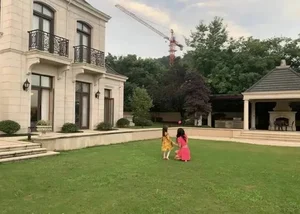 Inside the Ultra-Luxury Mansion of a Billionaire's Daughter - image 4