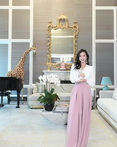 Inside the Ultra-Luxury Mansion of a Billionaire's Daughter - image 3