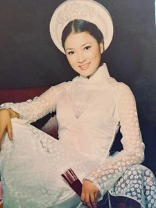 Miss Vietnam Nguyen Thi Huyen: Elegant and Sophisticated Beauty Portrait Gallery - image 1