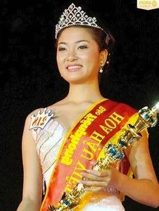 Miss Vietnam Nguyen Thi Huyen: Elegant and Sophisticated Beauty Portrait Gallery - image 5
