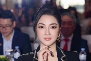 Miss Vietnam Nguyen Thi Huyen: Elegant and Sophisticated Beauty Portrait Gallery - image 9