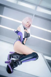 Stunning Mash Kyrielight Cosplay by Yuki Tei - Fate/Grand Order Shielder Part 02 High-Quality Anime Photography - image 12