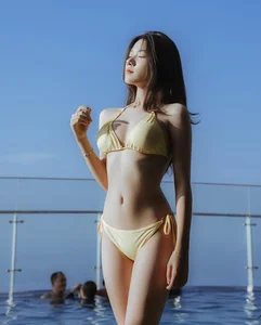 Discover the Stunning Beauty of TikTok Star Mi Tran: Exclusive Bikini Gallery - image 2