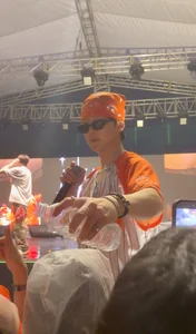 Shocking Fan Interaction from Popular Third-Gen K-Pop Idol Goes Viral - image 4
