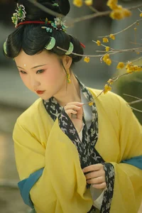YiTuYu Art Language Vol.10539: Featuring the Elegant Liu Qi Qi Collection - image 11