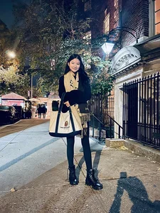 Truong Ngoc Anh's Daughter Stuns Fans with Her Model-Like Fashion and Grace - image 2