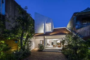 Traditional Tiled-Roof House in Quang Ngai Captivates International Architecture Media - image 1